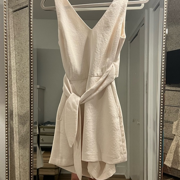 Aritzia Wilfred white romper - Picture 4 of 5